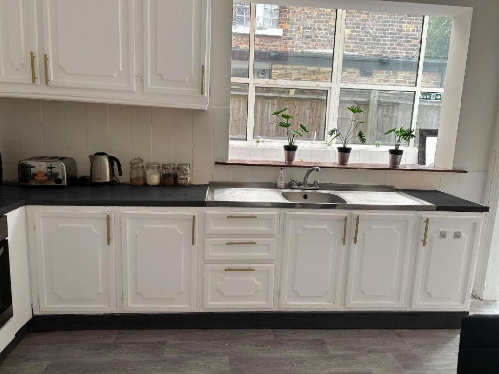 Guest House Balham, South London Spacious, Lambert, 6 Rooms Available Pokoj fotografie