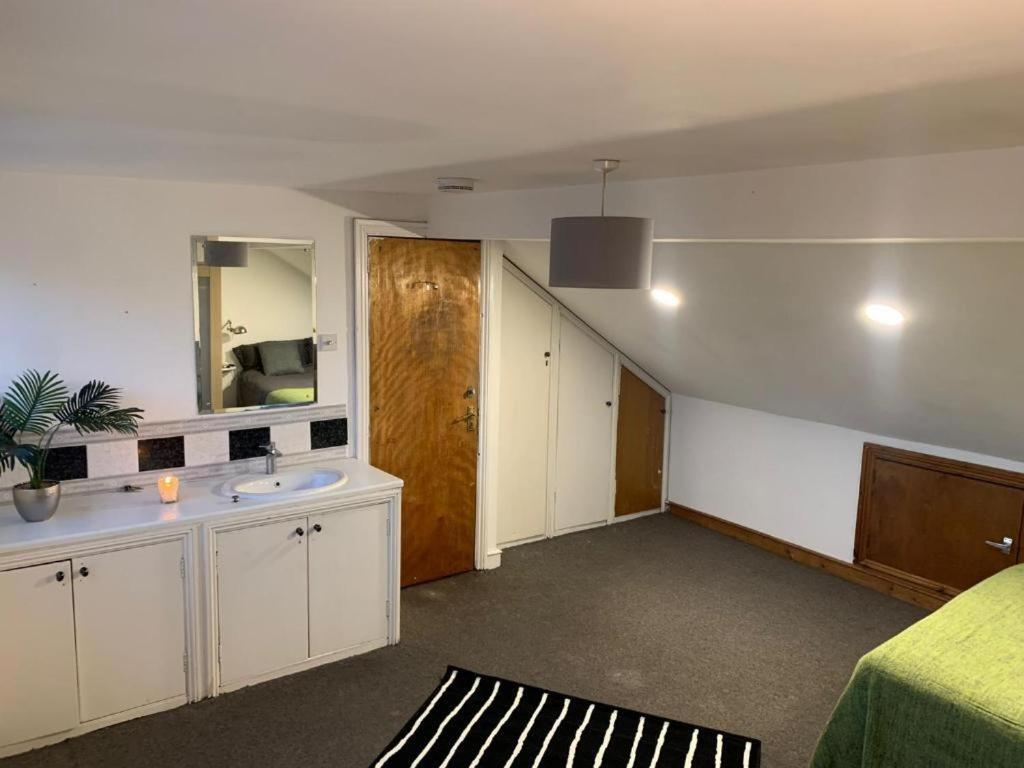 Guest House Balham, South London Spacious, Lambert, 6 Rooms Available Pokoj fotografie